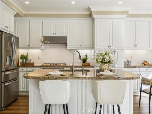 76  Bianco  , Irvine, CA