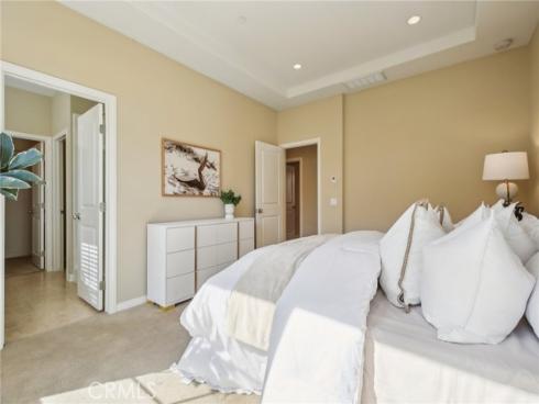 76  Bianco  , Irvine, CA