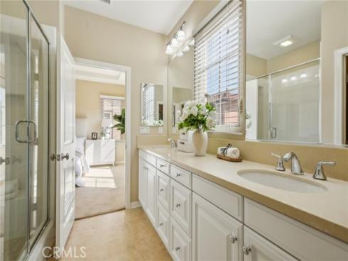 76  Bianco  , Irvine, CA