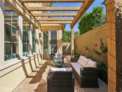 76  Bianco  , Irvine, CA