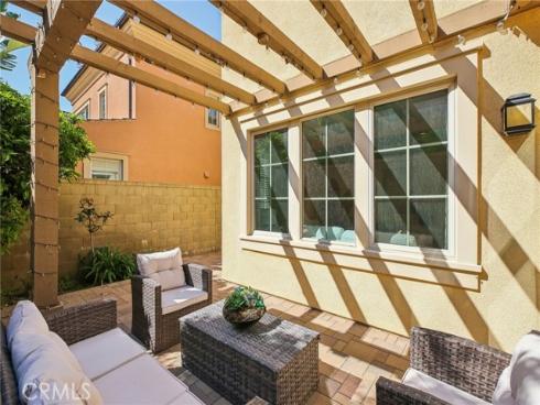 76  Bianco  , Irvine, CA