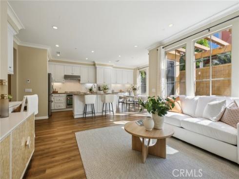 76  Bianco  , Irvine, CA