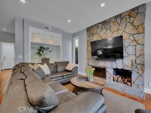 22 Colonial , Irvine, CA