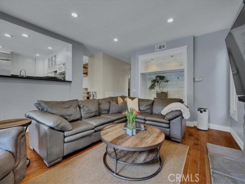 22 Colonial , Irvine, CA