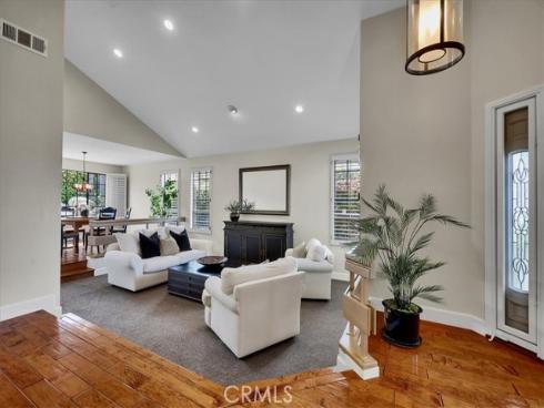22 Colonial , Irvine, CA