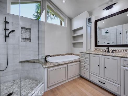 22 Colonial , Irvine, CA