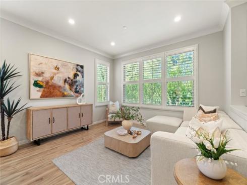 111 Thornhurst , Irvine, CA