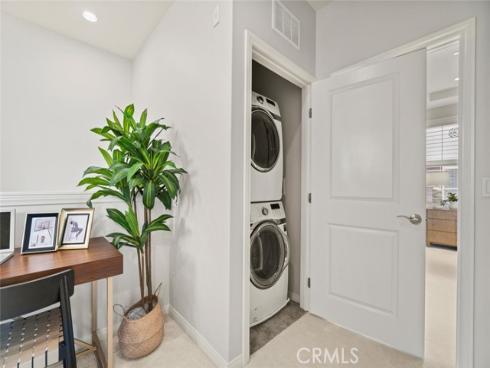 111 Thornhurst , Irvine, CA