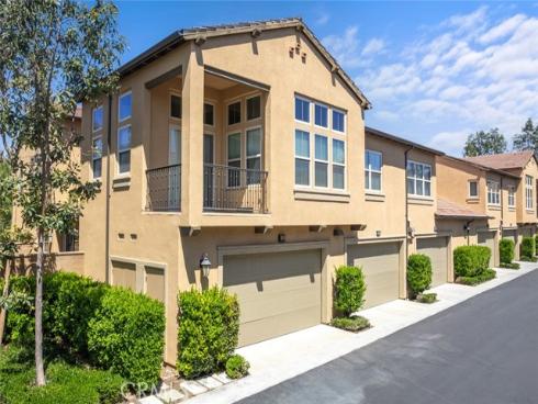 111 Thornhurst , Irvine, CA