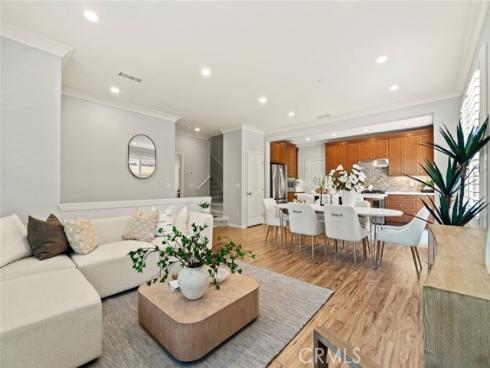 111 Thornhurst , Irvine, CA