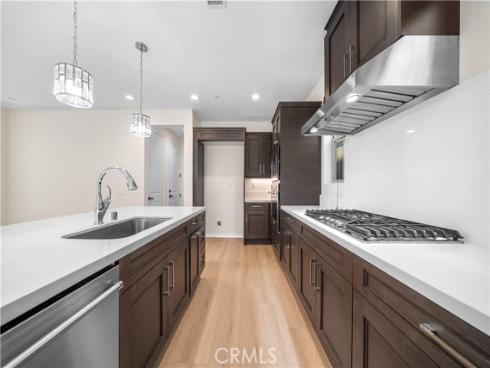 120  Halo  , Irvine, CA