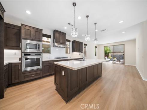 120  Halo  , Irvine, CA