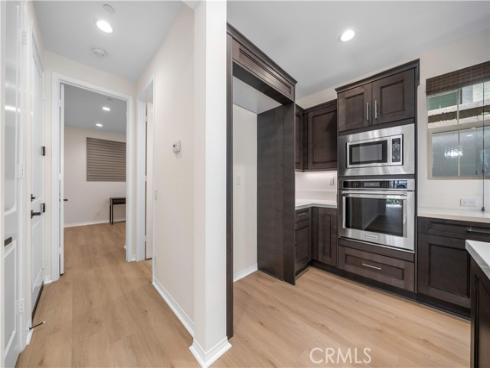 120  Halo  , Irvine, CA