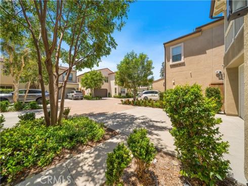 120  Halo  , Irvine, CA