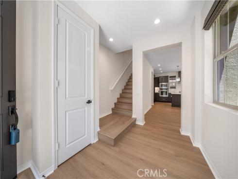 120  Halo  , Irvine, CA