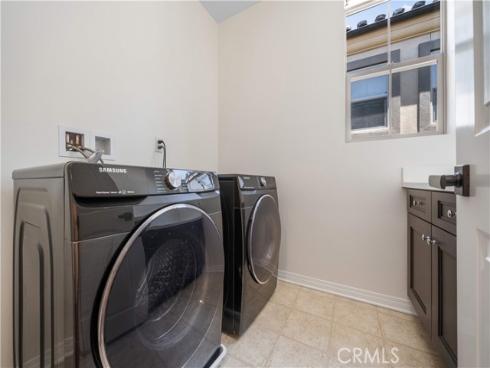 120  Halo  , Irvine, CA