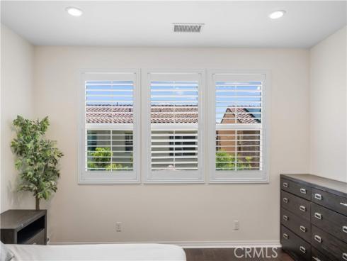 120  Halo  , Irvine, CA