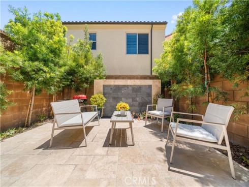 120  Halo  , Irvine, CA