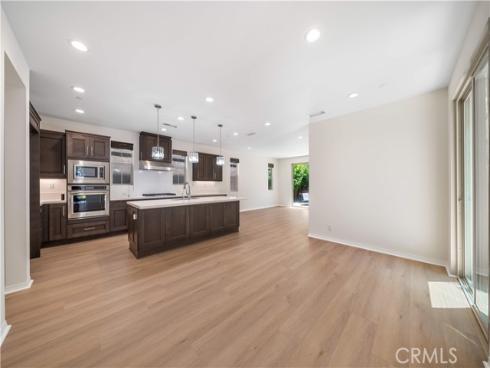 120  Halo  , Irvine, CA