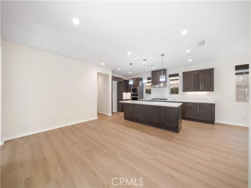 120  Halo  , Irvine, CA