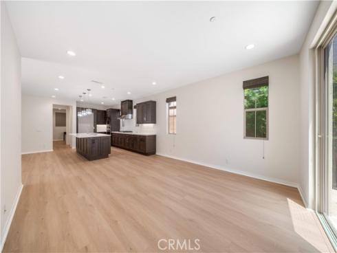 120  Halo  , Irvine, CA