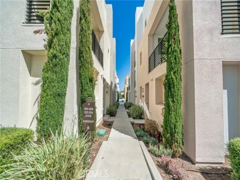 208  Harringay  , Irvine, CA