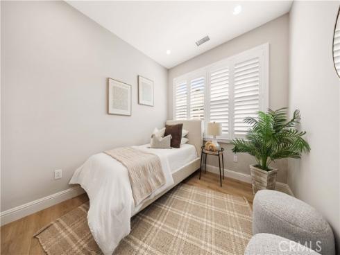 240 Mayfair , Irvine, CA