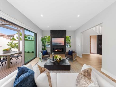 181 Plum Lily , Irvine, CA