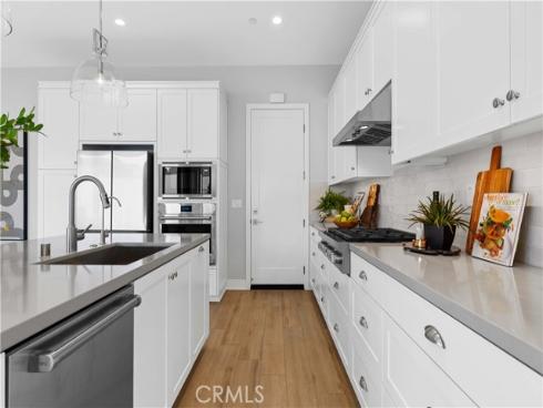 181 Plum Lily , Irvine, CA