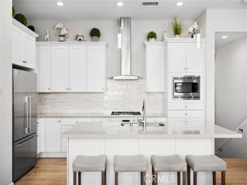 127 Outwest , Irvine, CA