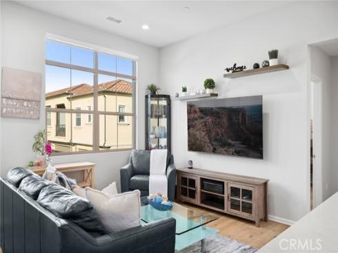 127 Outwest , Irvine, CA