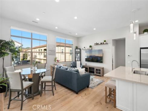 127 Outwest , Irvine, CA