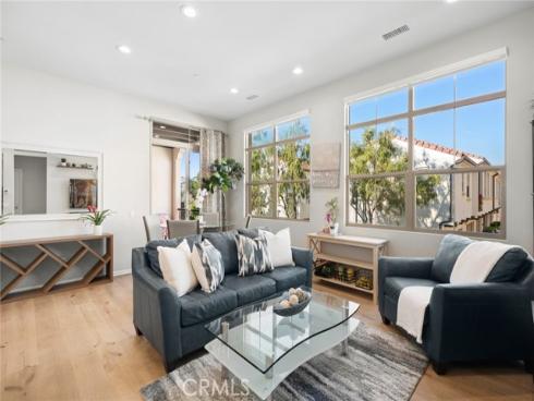 127 Outwest , Irvine, CA