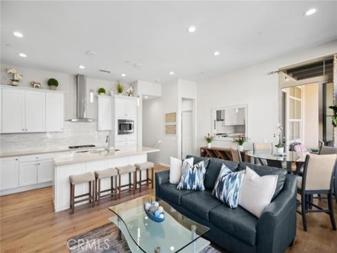 127 Outwest , Irvine, CA