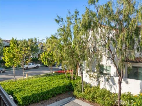 127 Outwest , Irvine, CA