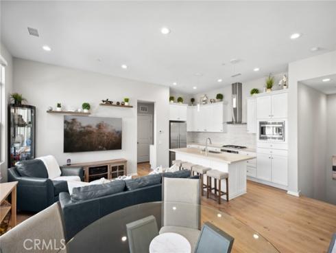 127 Outwest , Irvine, CA