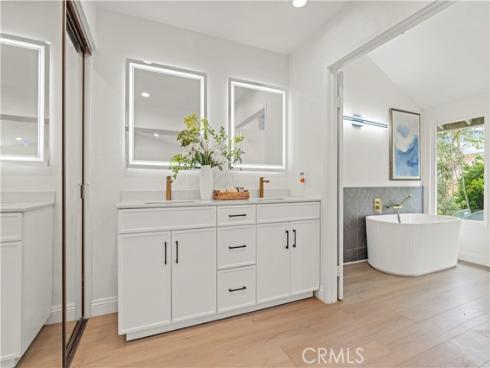 49 W Yale 26 Loop, Irvine, CA