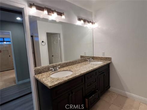 31 Lakeshore 20 , Irvine, CA