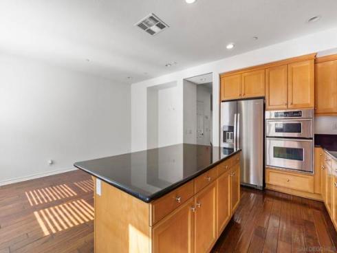 52 Honey Locust , Irvine, CA