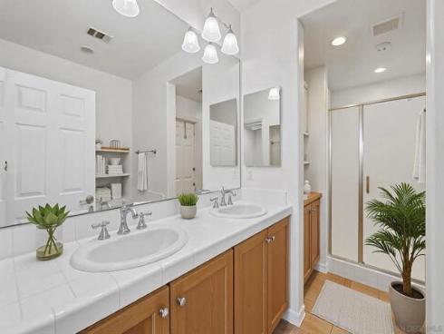 52 Honey Locust , Irvine, CA