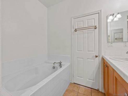 52 Honey Locust , Irvine, CA