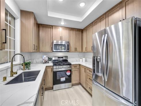 33  Giovanni Aisle  360 , Irvine, CA