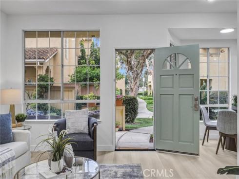 33 Giovanni Aisle 360 , Irvine, CA