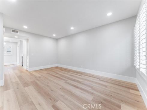 44 Elksford 3 Avenue, Irvine, CA