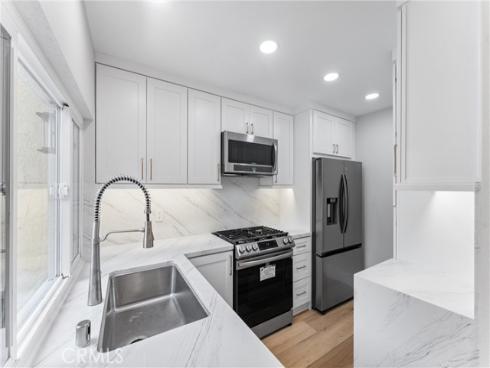 44 Elksford 3 Avenue, Irvine, CA