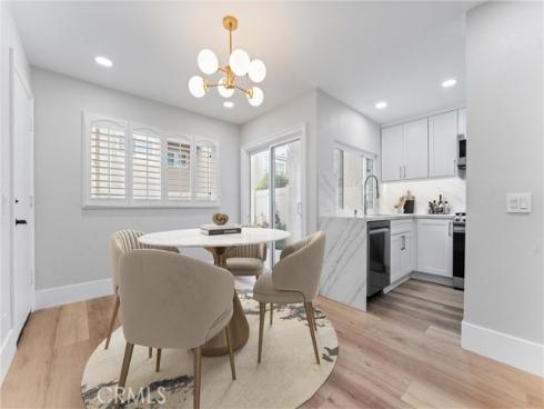 44 Elksford 3 Avenue, Irvine, CA