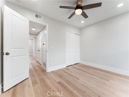 44 Elksford 3 Avenue, Irvine, CA