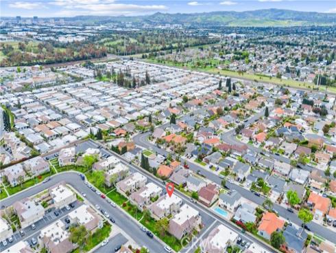 44 Elksford 3 Avenue, Irvine, CA