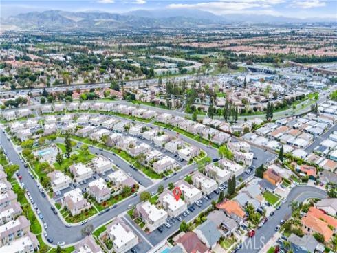 44 Elksford 3 Avenue, Irvine, CA