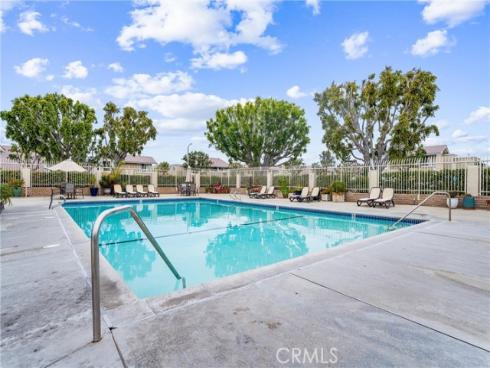 44 Elksford 3 Avenue, Irvine, CA